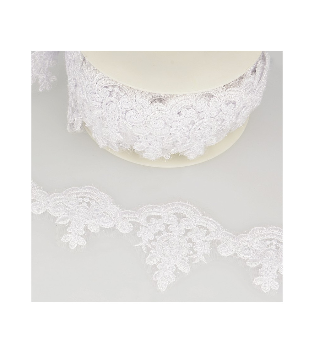 13.5m spool of shiny embroidery White 95 mm