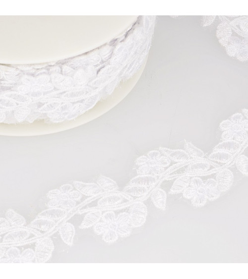 13.5m spool of shiny embroidery White 50 mm