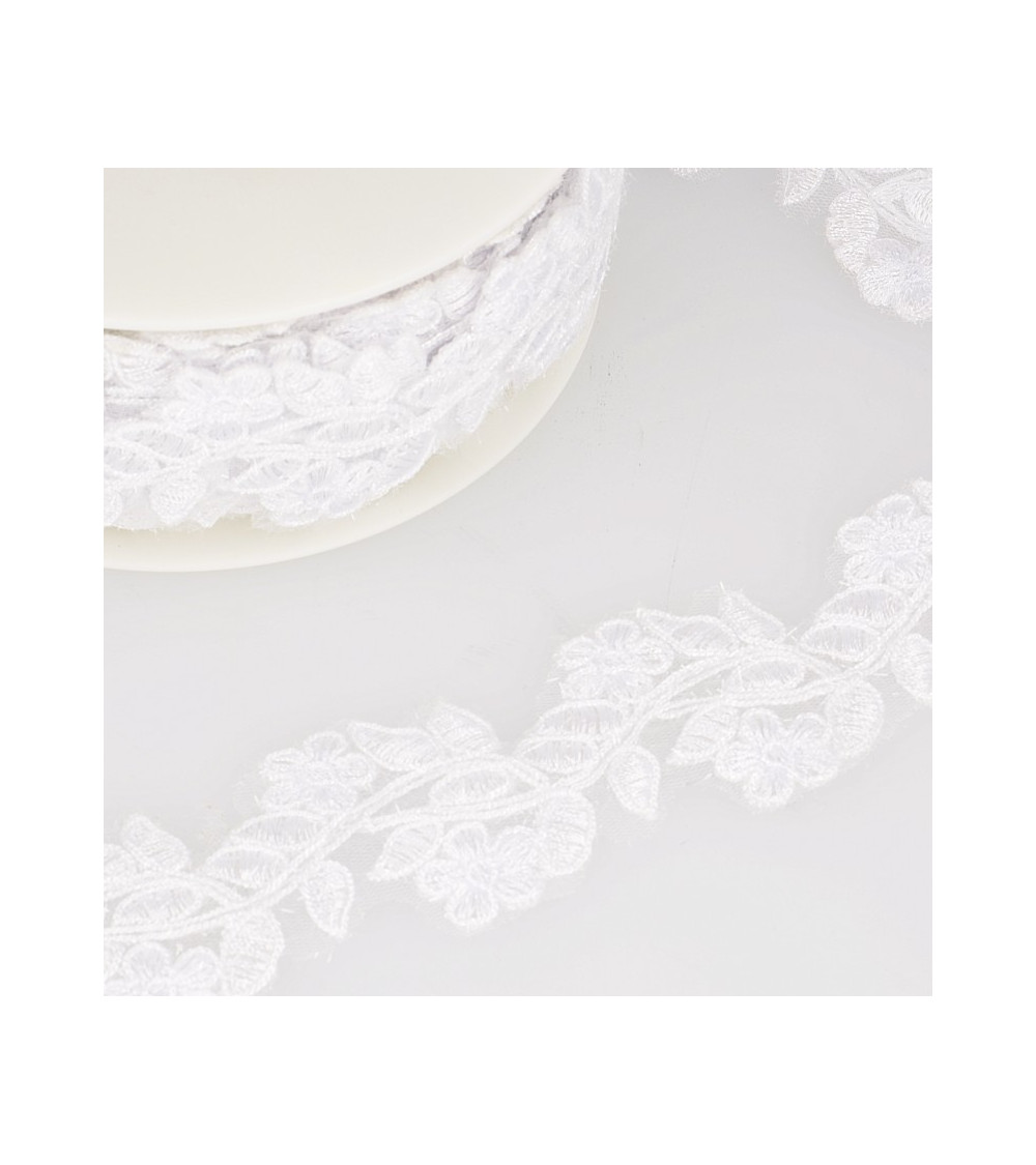 13.5m spool of shiny embroidery White 50 mm