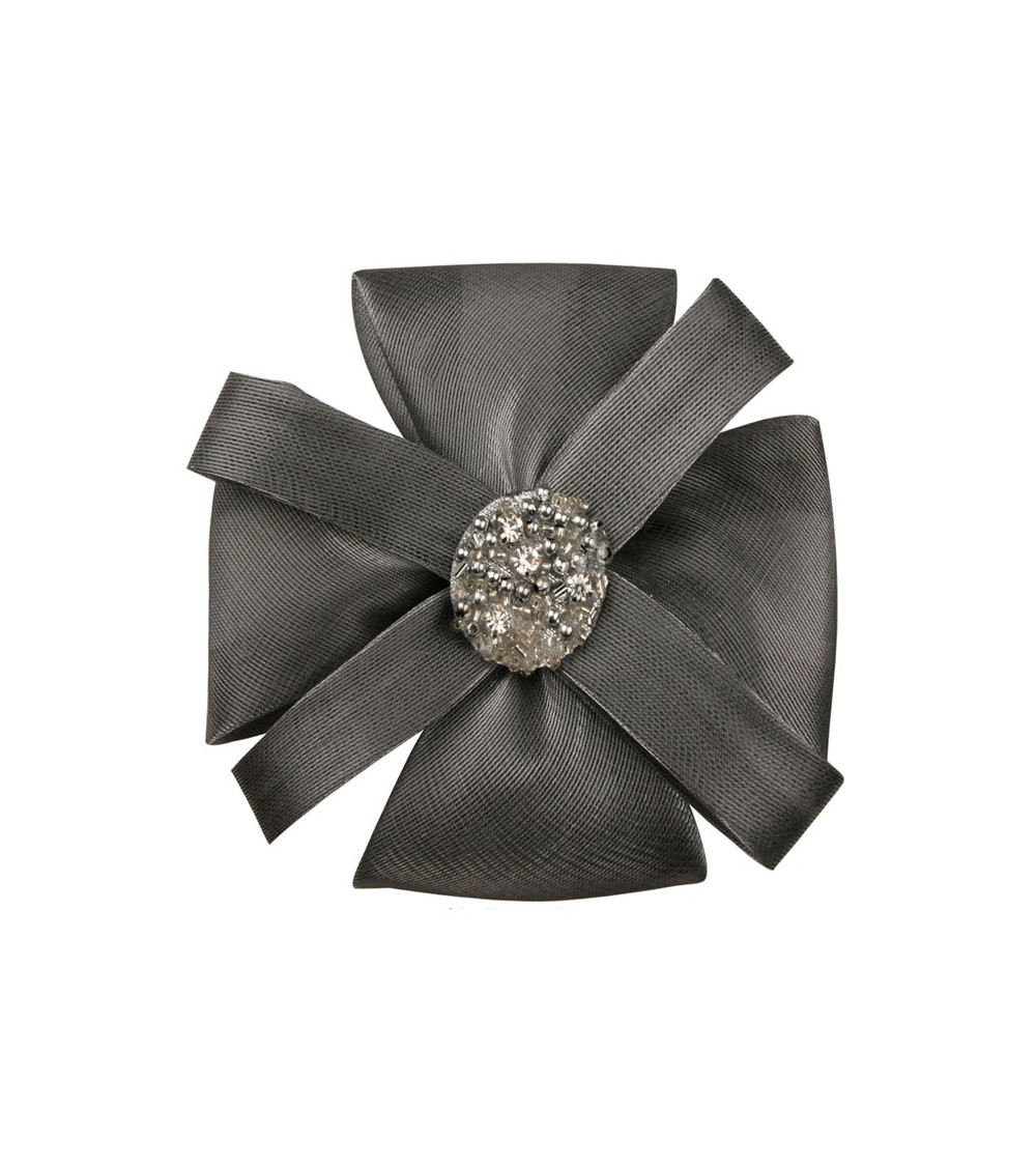 Broche fleur paillettée argent avec perles et strass Broche fleur paillettée argent avec perles et strass