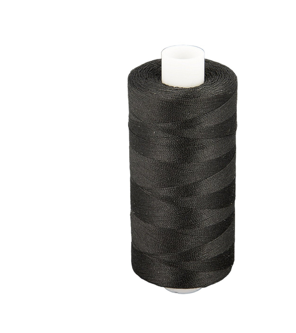 Spool of polyester thread 1000m black