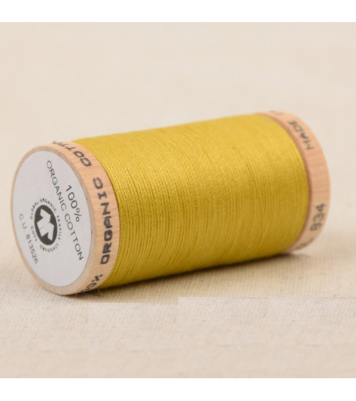 Spool of 100% organic cotton thread 275m lime green