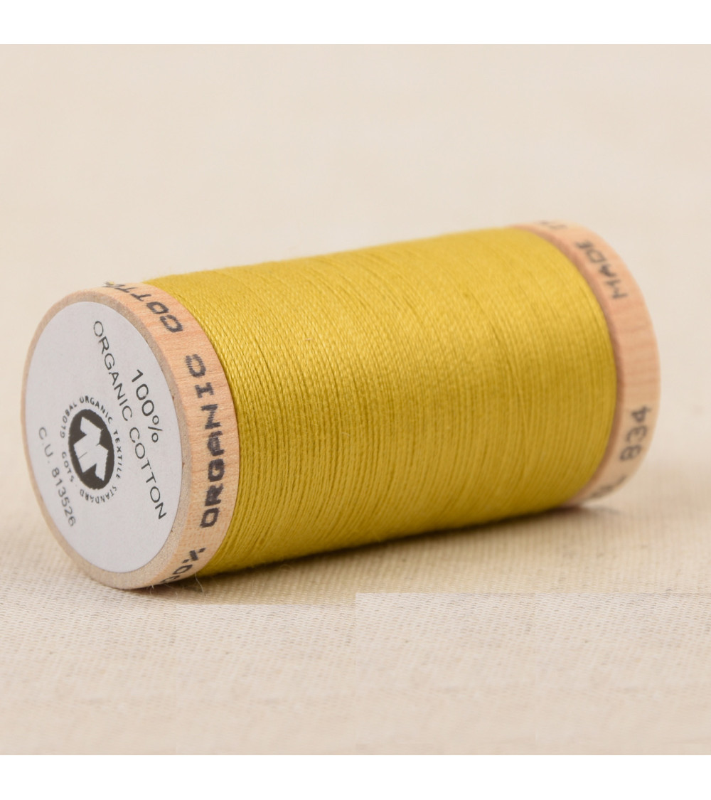 Spool of 100% organic cotton thread 275m lime green