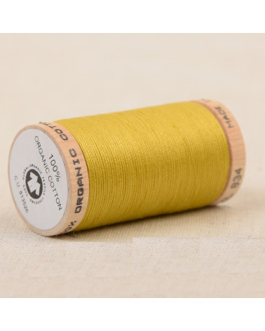 Spool of 100% organic cotton thread 275m lime green