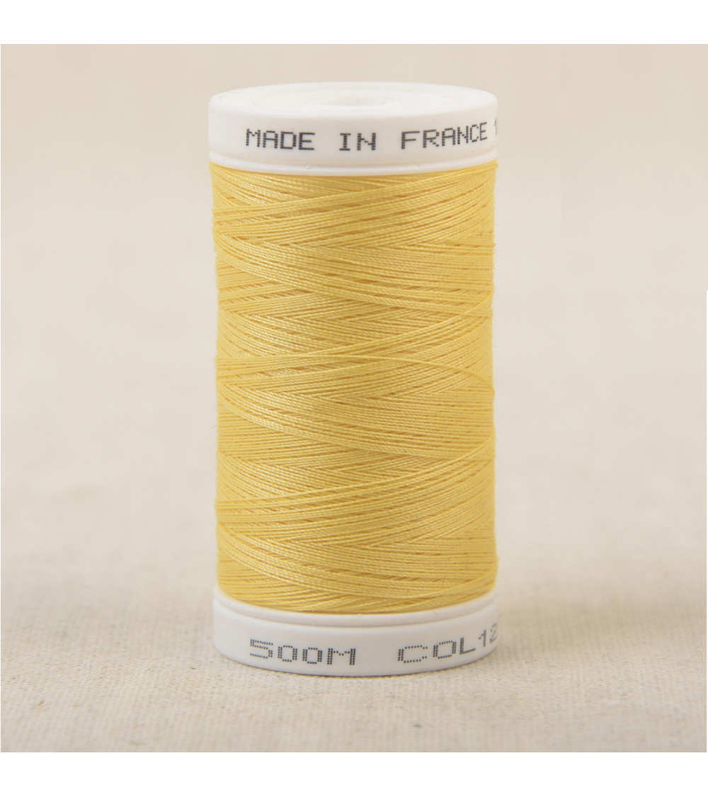Fil à coudre en polyester 500m - Jaune soleil C122 Fil à coudre en polyester 500m - Jaune soleil C122