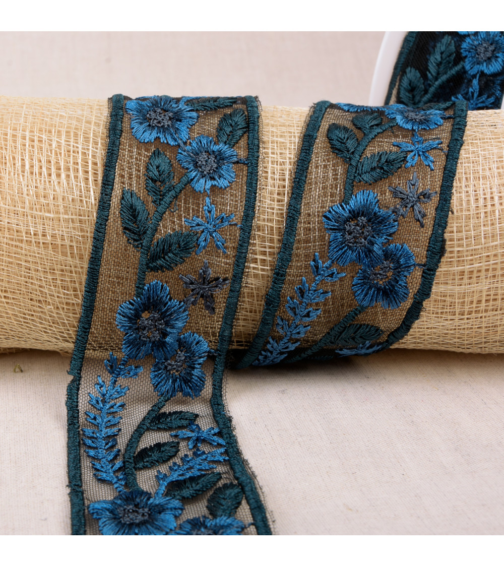 10m spool of embroidered flower braid 45mm Roy Blue