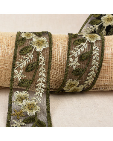 10m spool of embroidered flower braid 45mm Anise Green