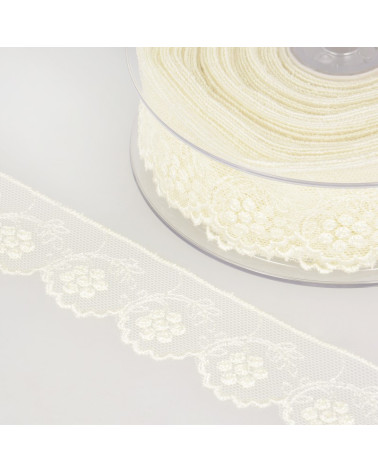 14m spool of embroidered tulle with ecru flowers