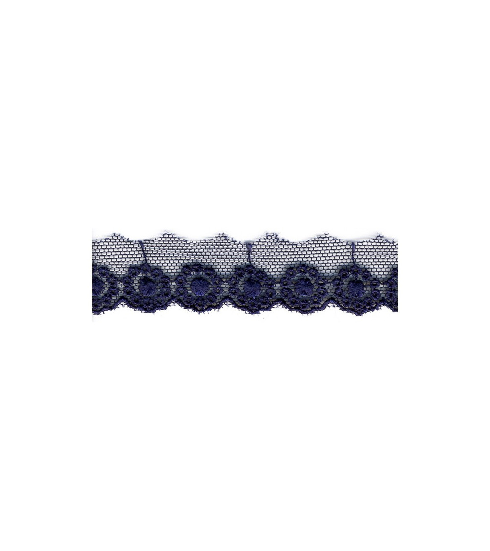 14,5-m-Spule. Stickerei auf 20 mm dickem marineblauem Tüll