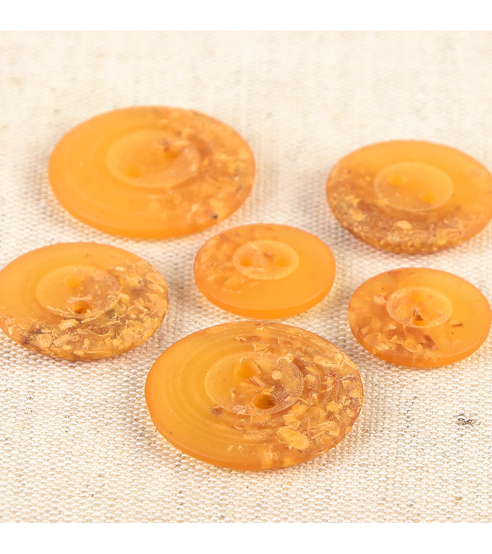 Round button 2 shavings holes 15mm mustard yellow