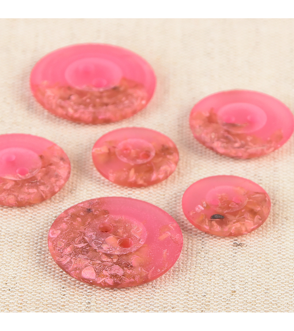 Round button 2 chip holes 19mm fuchsia