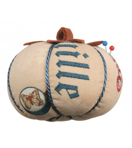 Tomatoes beige and blue butterfly pin holder