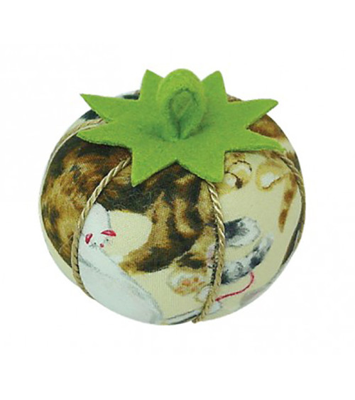 Tomatoes pin holder cats