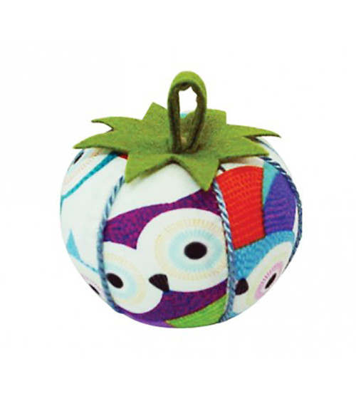 Multicolored owl pin holder tomatoes