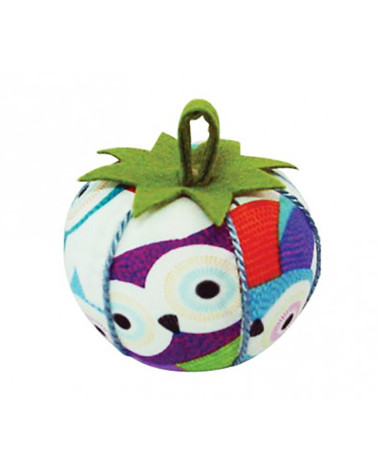 Multicolored owl pin holder tomatoes