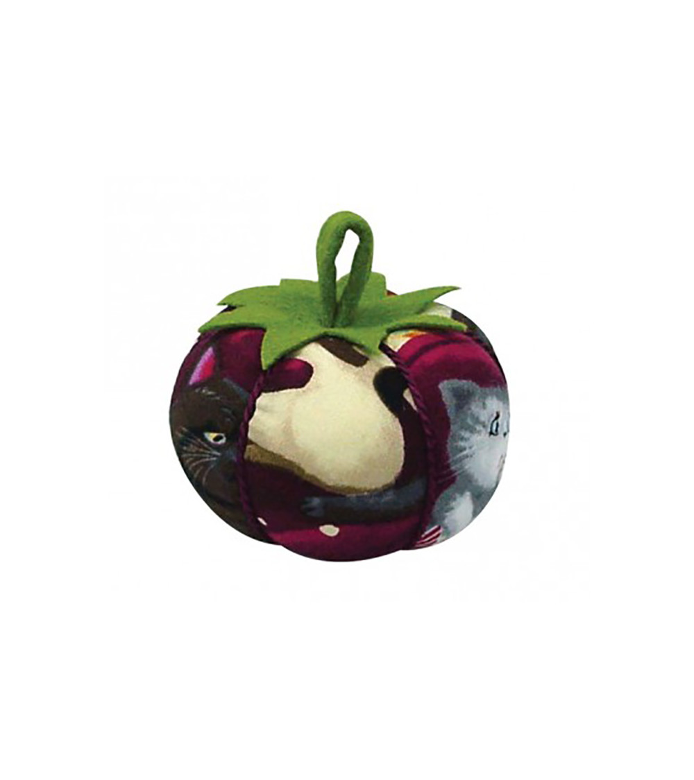 Cat pin holder tomatoes