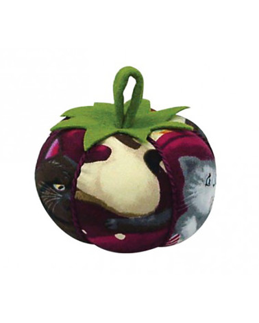 Cat pin holder tomatoes