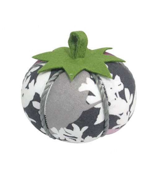 Tomato pin holders with white and gray leaf print