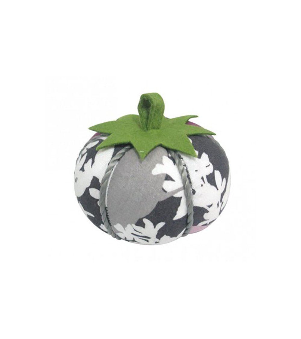 Tomato pin holders with white and gray leaf print