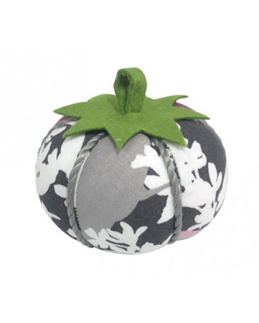 Tomato pin holders with white and gray leaf print