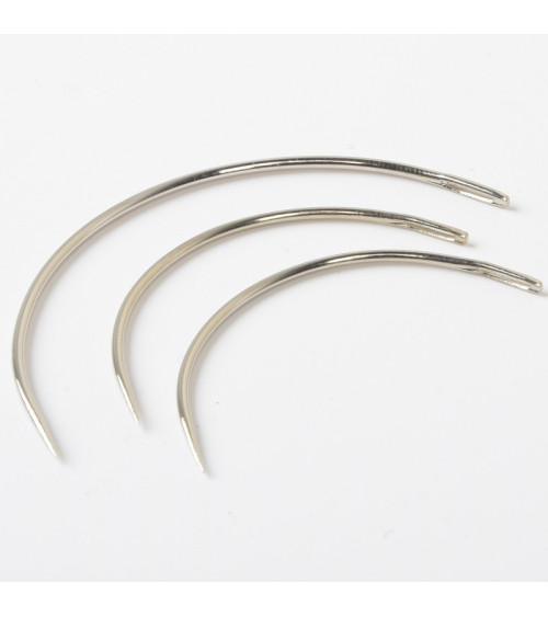 Set of 3 curved needles