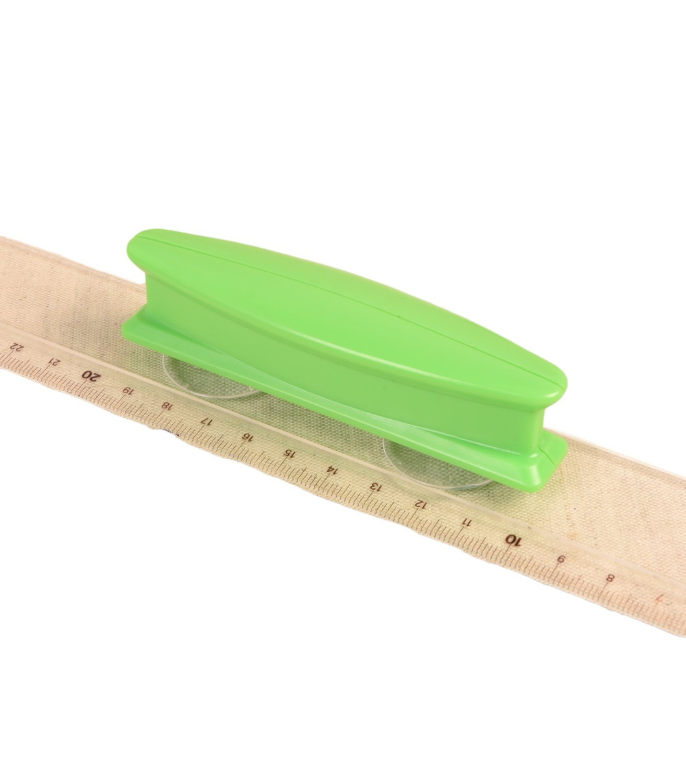 Suction cup handle for grass green ruler