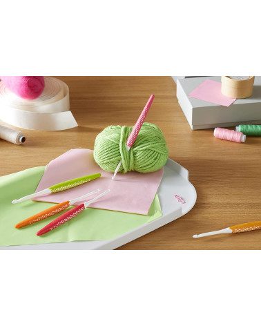 Box of 5 ergonomic Prym wool hooks, size 3.5 to 6mm