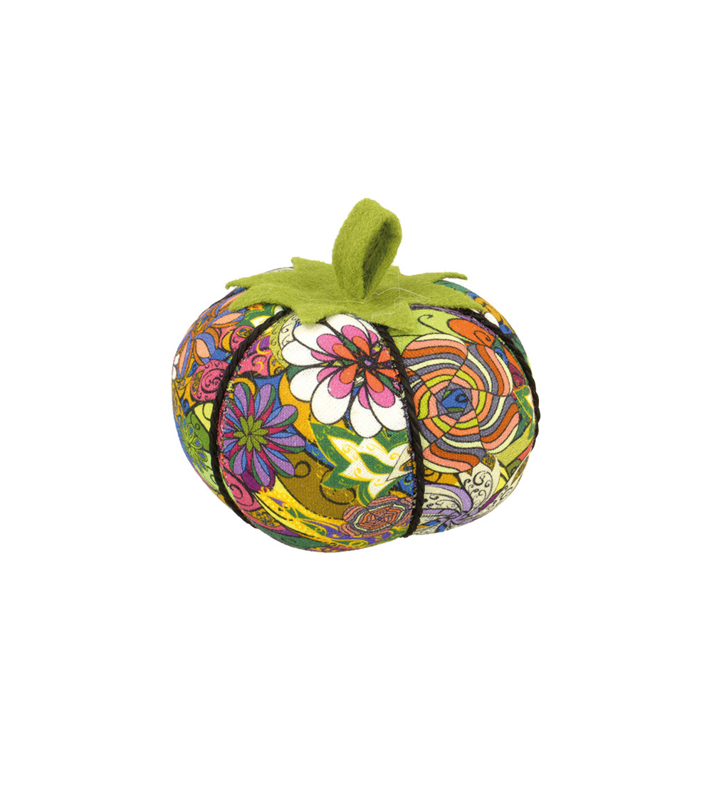 Tomato pin holder 8cm bouquet of dark flowers