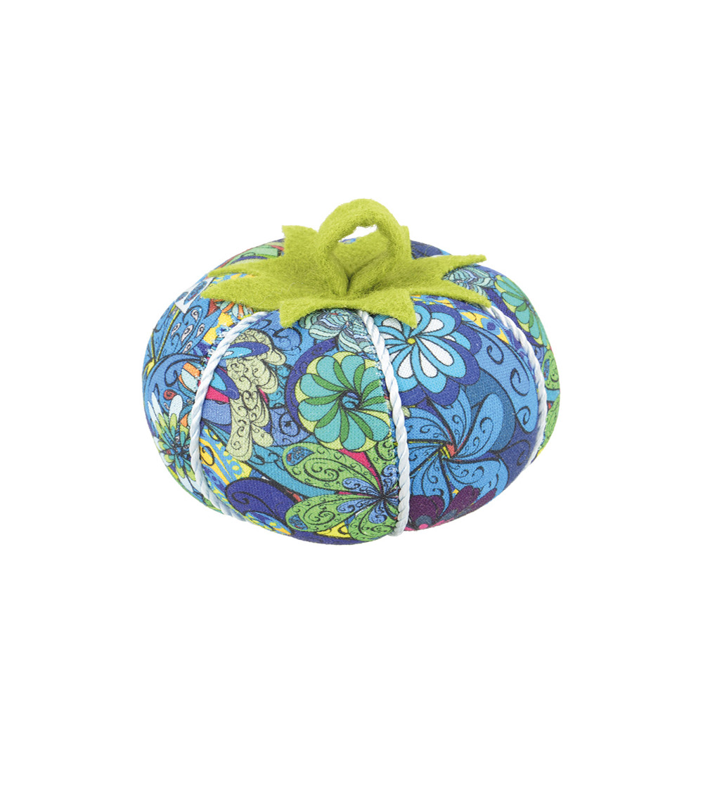 Tomato pin holder 8cm bouquet of blue flowers