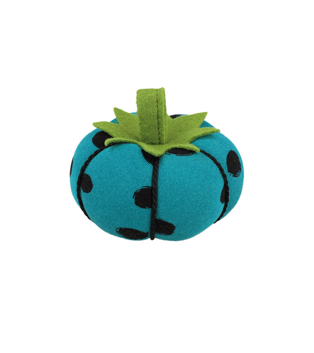 Tomate porte-épingles 8cm pois noirs fonds turquoise