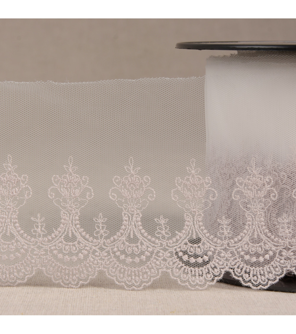 Spool 14.6m scalloped embroidered tulle old pink 80mm made in Europe