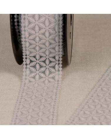 Spool 14.6m embroidered tulle between two medium gray flowers 60mm made in Europe