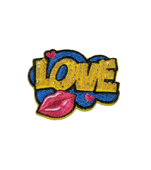 Ecusson mots en perle love 4cm x 4,5cm