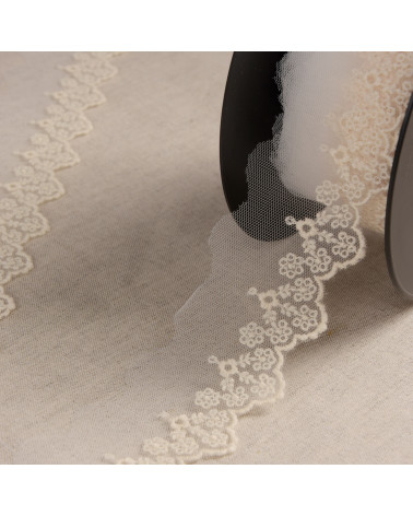 Tulle embroidered with ecru flowers 45mm per meter made in Europe
