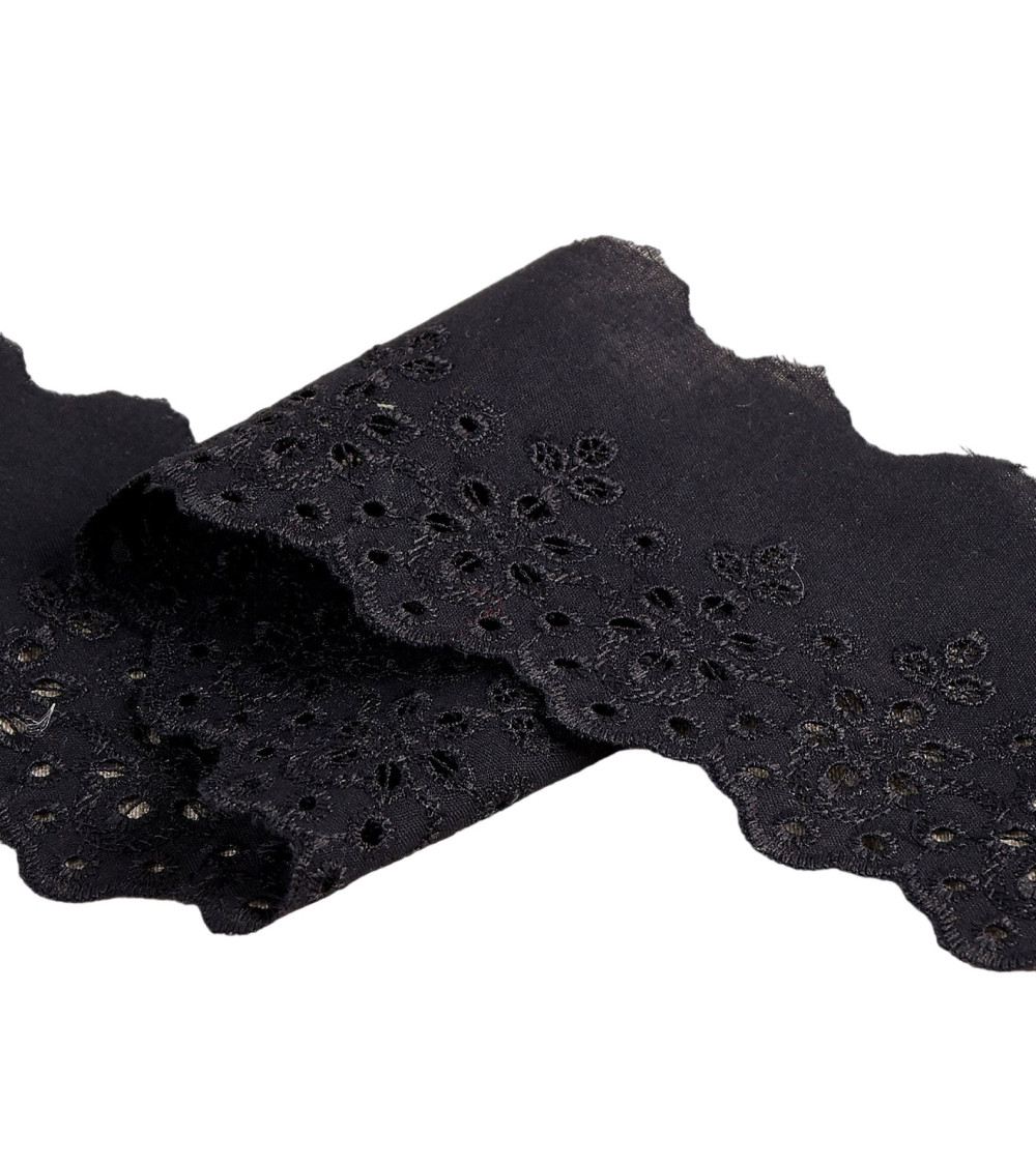 14.6m spool of black scalloped flower embroidery 70mm