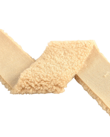 Fourrure acrylique beige 5mm au mètre