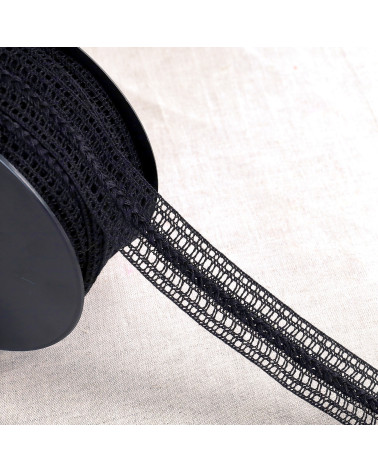 30m spool of lace between two black crosses 30mm made in Europe