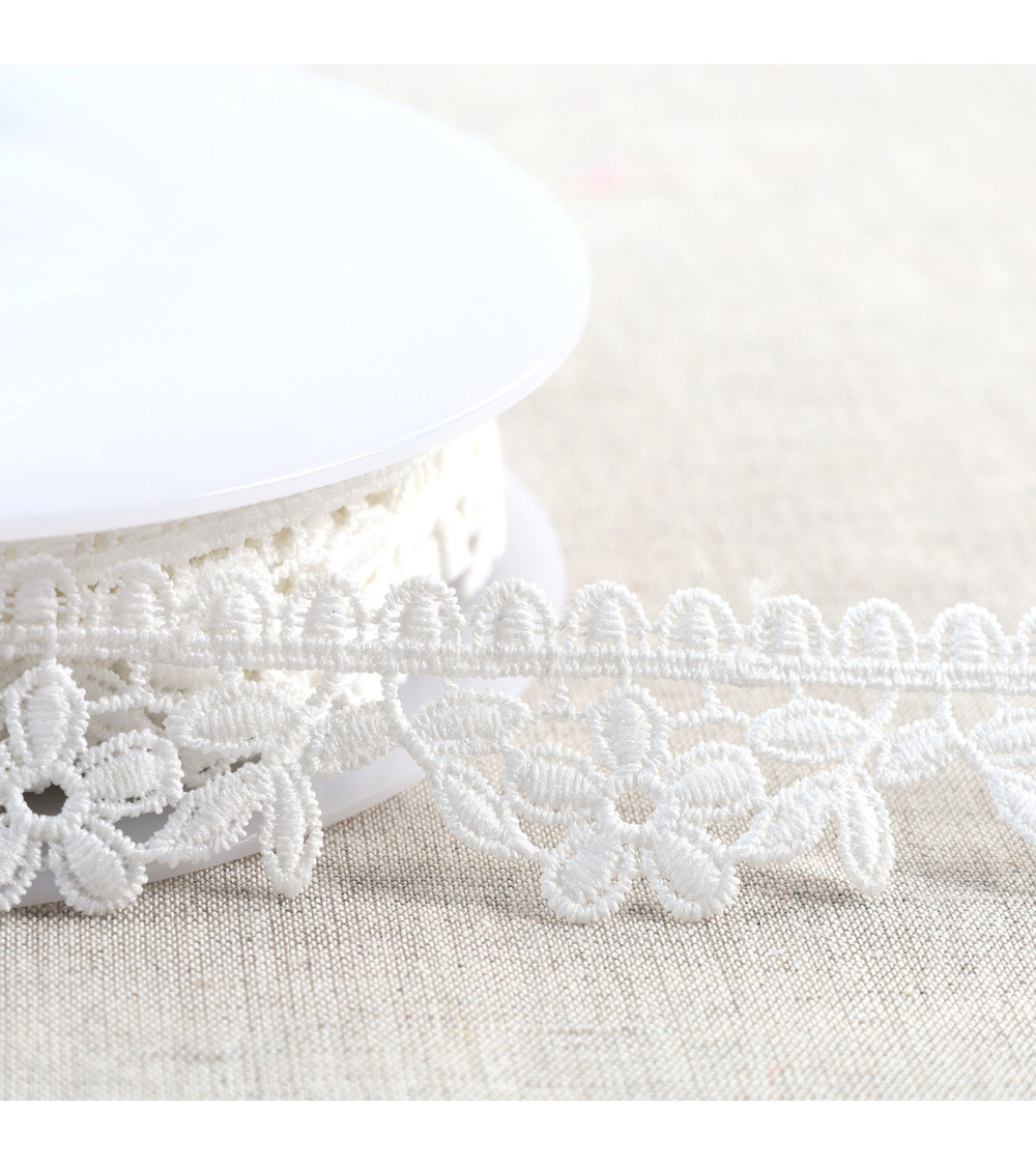 13.5m spool guipure flowers 30mm ecru