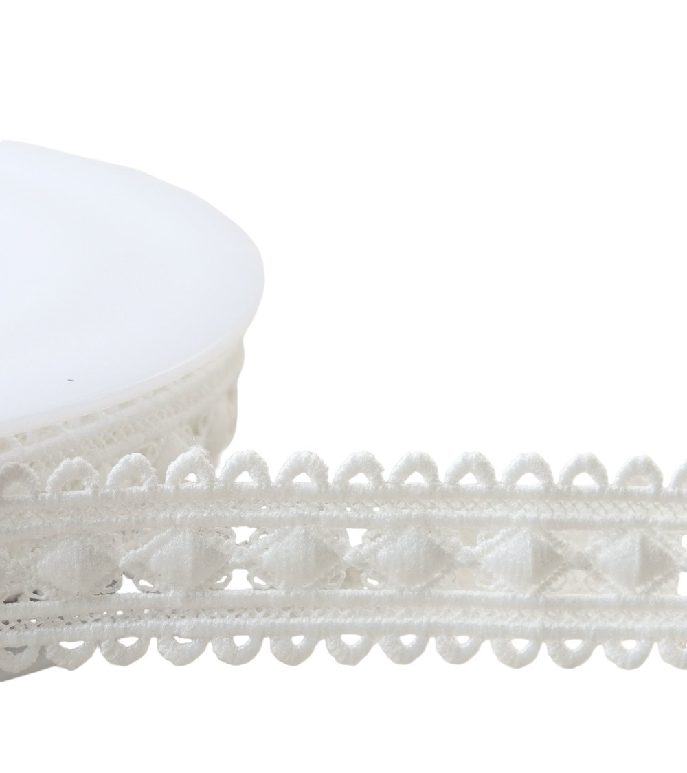 Diamond guipure 30mm ecru by the meter