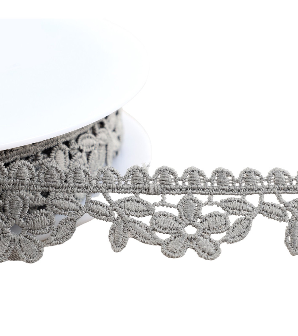 Guipure flowers 30mm medium gray per meter