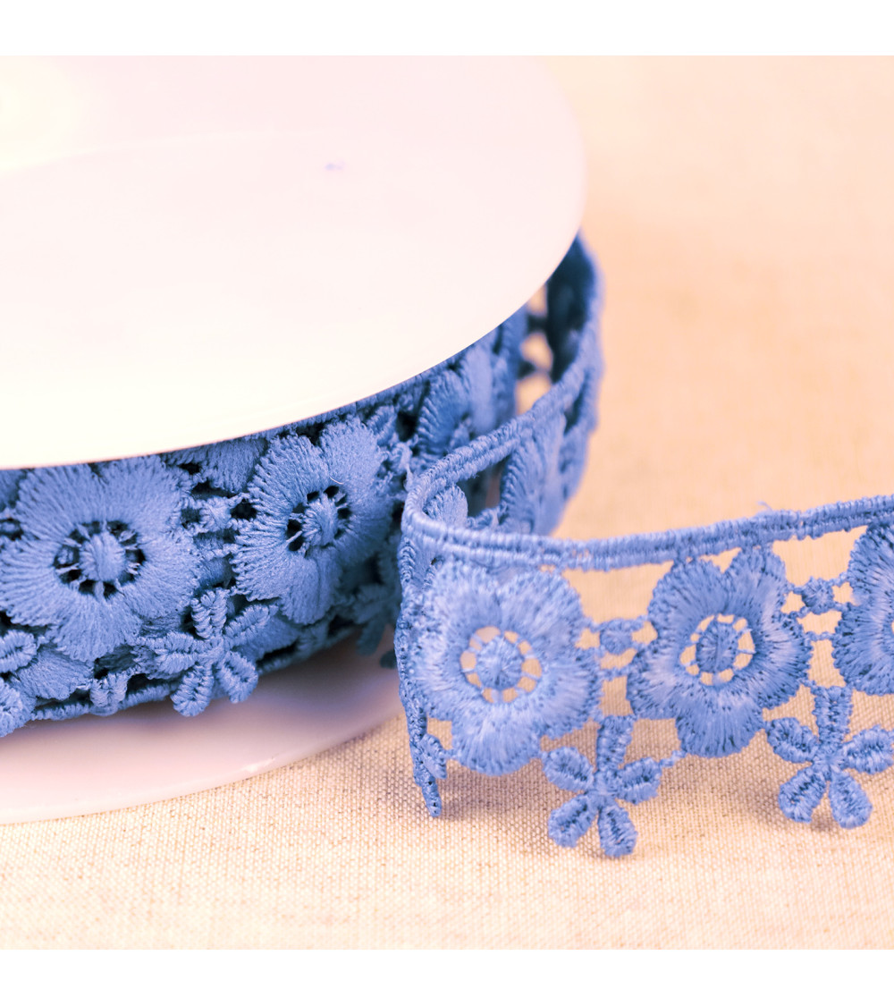 Guipure flowers 35mm lavender blue per meter