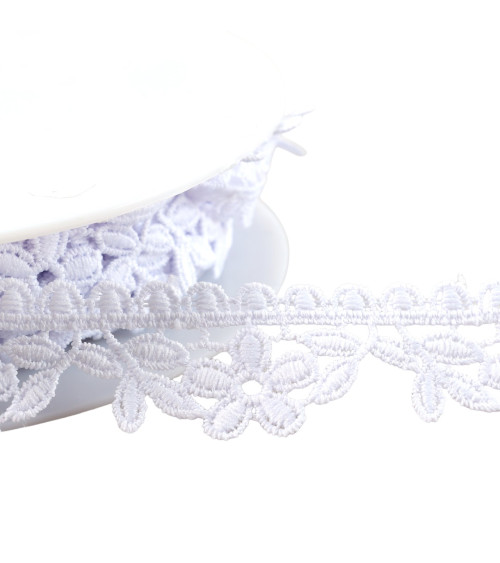 Guipure flowers 30mm white per meter