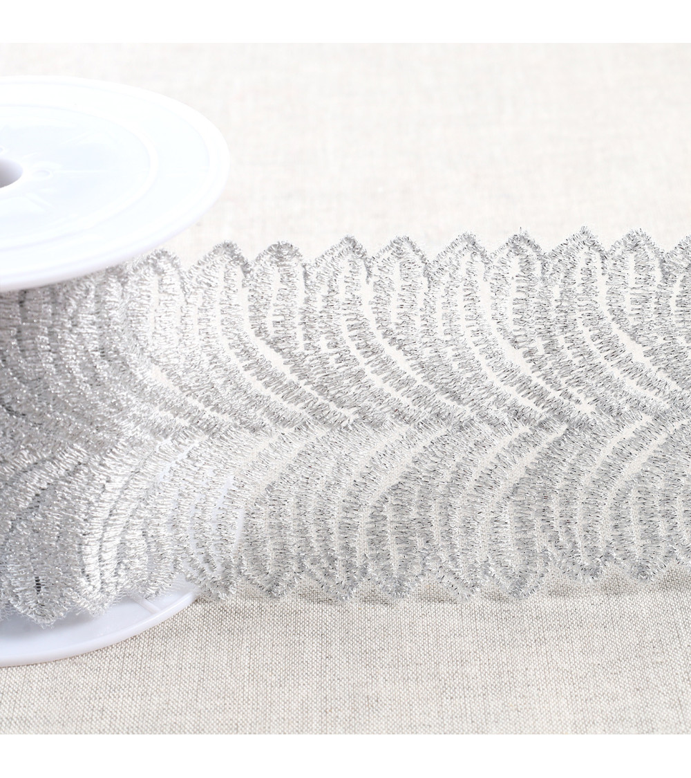 13.5m spool metallic embroidery on 80mm silver tulle