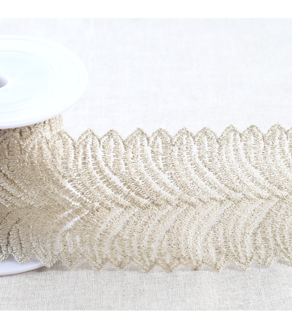 13.5m spool metallic embroidery on 80mm gold tulle
