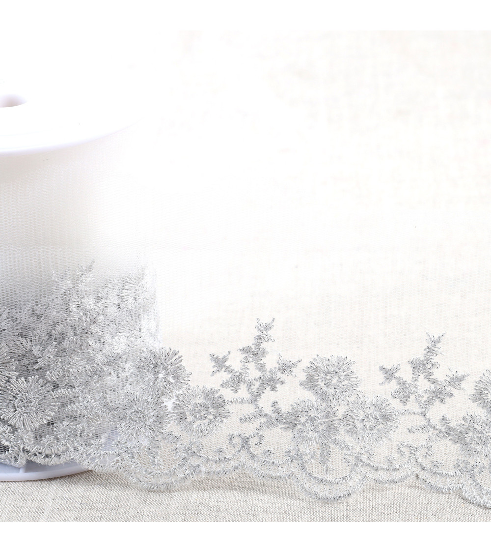 13.5m spool metallic embroidery on 90mm silver tulle