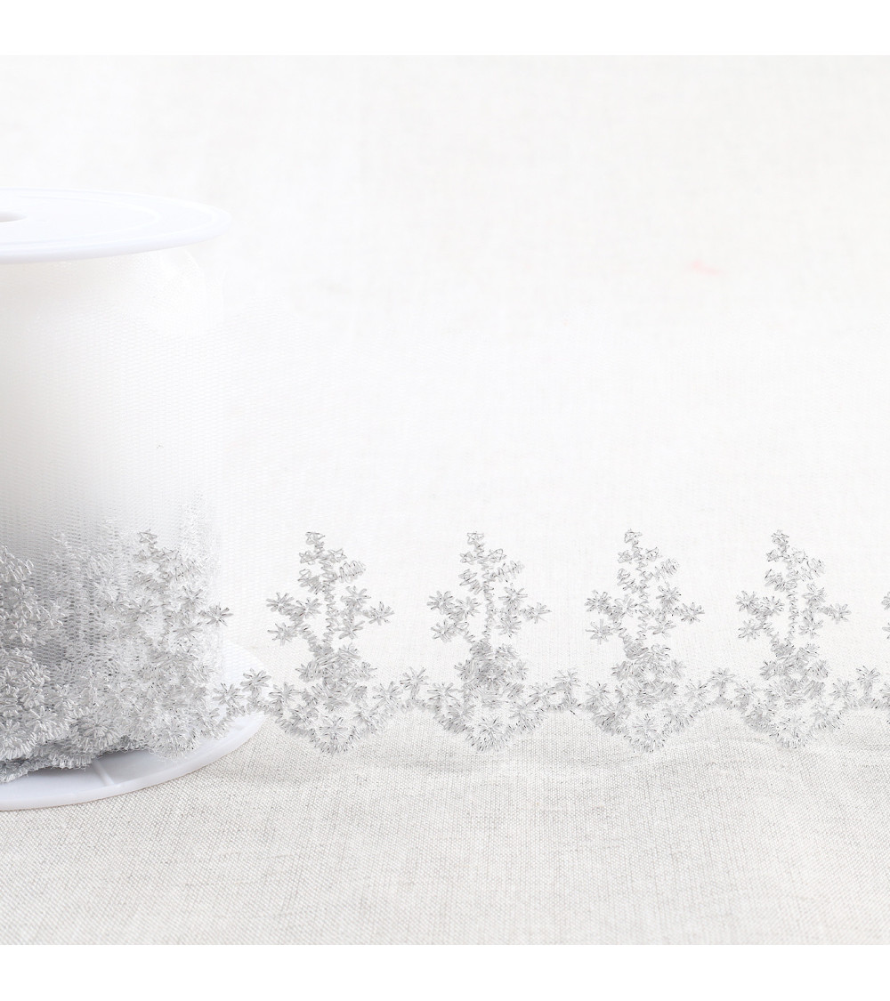 13.5m spool metallic embroidery on 80mm silver tulle