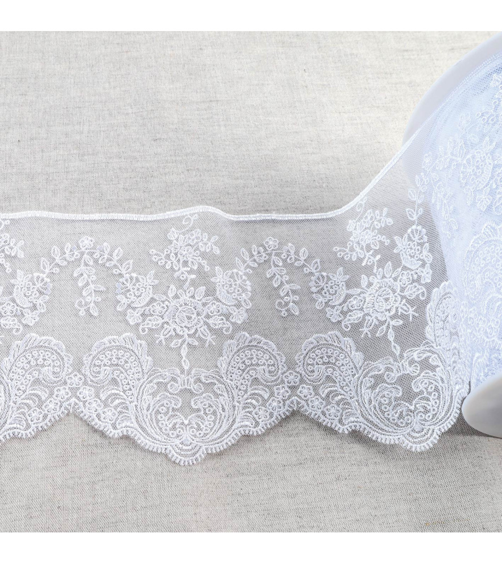 Shiny scalloped flower embroidered tulle 143mm white per meter