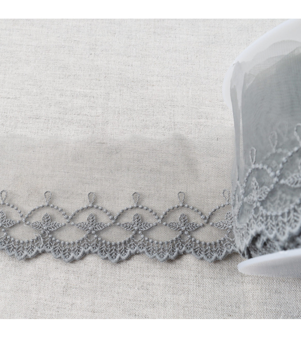 Matte scalloped leaf embroidered tulle 75mm medium gray per meter
