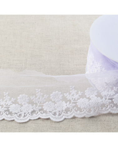 Tulle embroidered bouquet of flowers matte 95mm white per meter