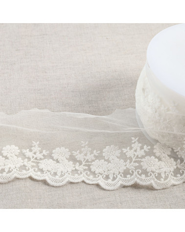 Embroidered tulle bouquet of flowers matt 95mm ecru per meter